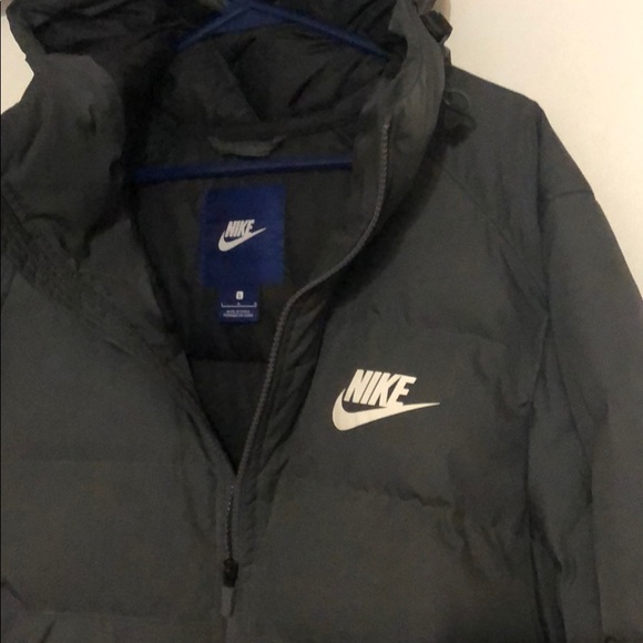 Nike jacket - Picture 3 of 3